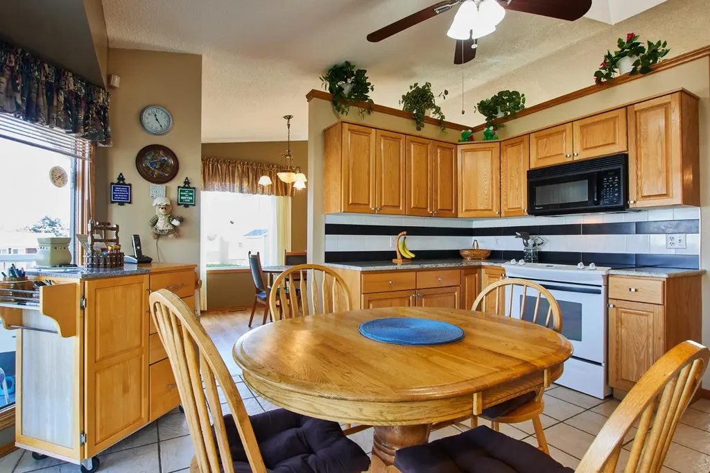 6 Redwood Place SE Medicine Hat AB T1B 4A1