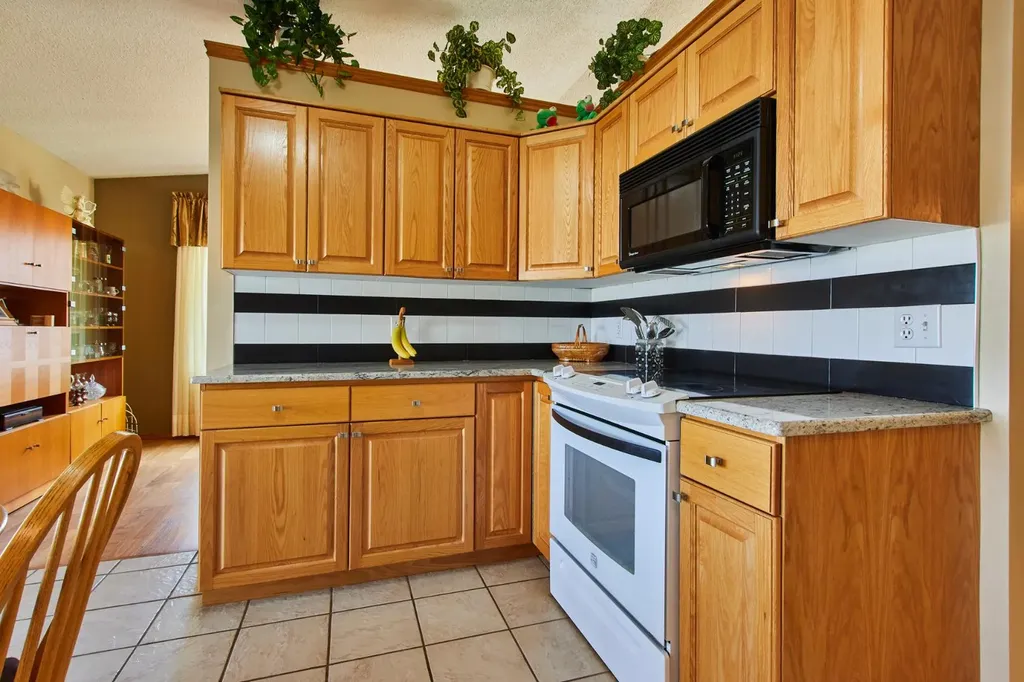 6 Redwood Place SE Medicine Hat AB T1B 4A1