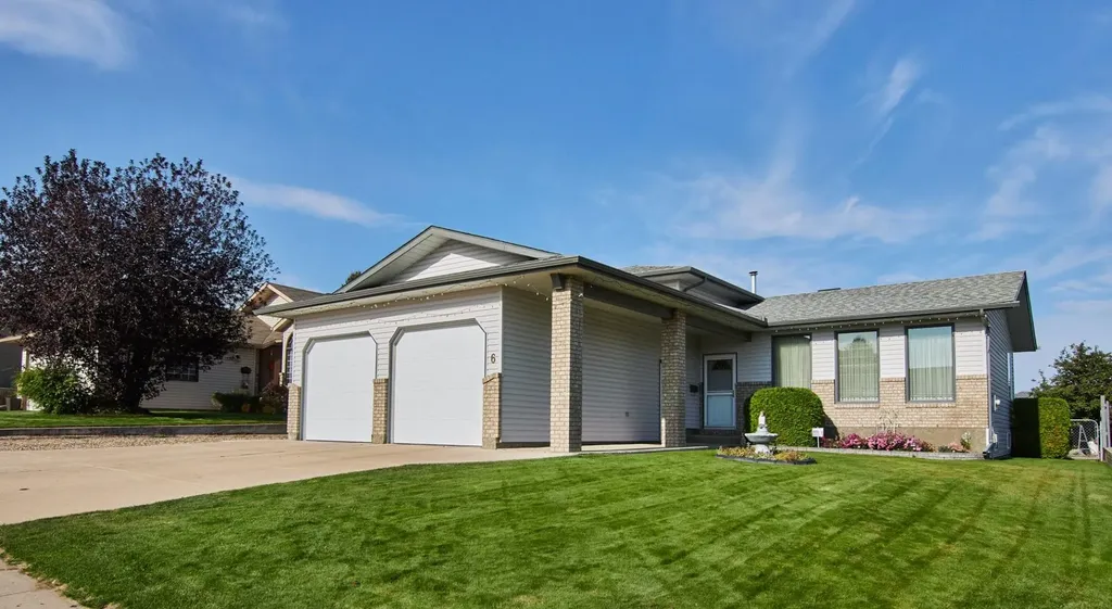 6 Redwood Place SE Medicine Hat AB T1B 4A1