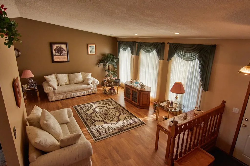 6 Redwood Place SE Medicine Hat AB T1B 4A1