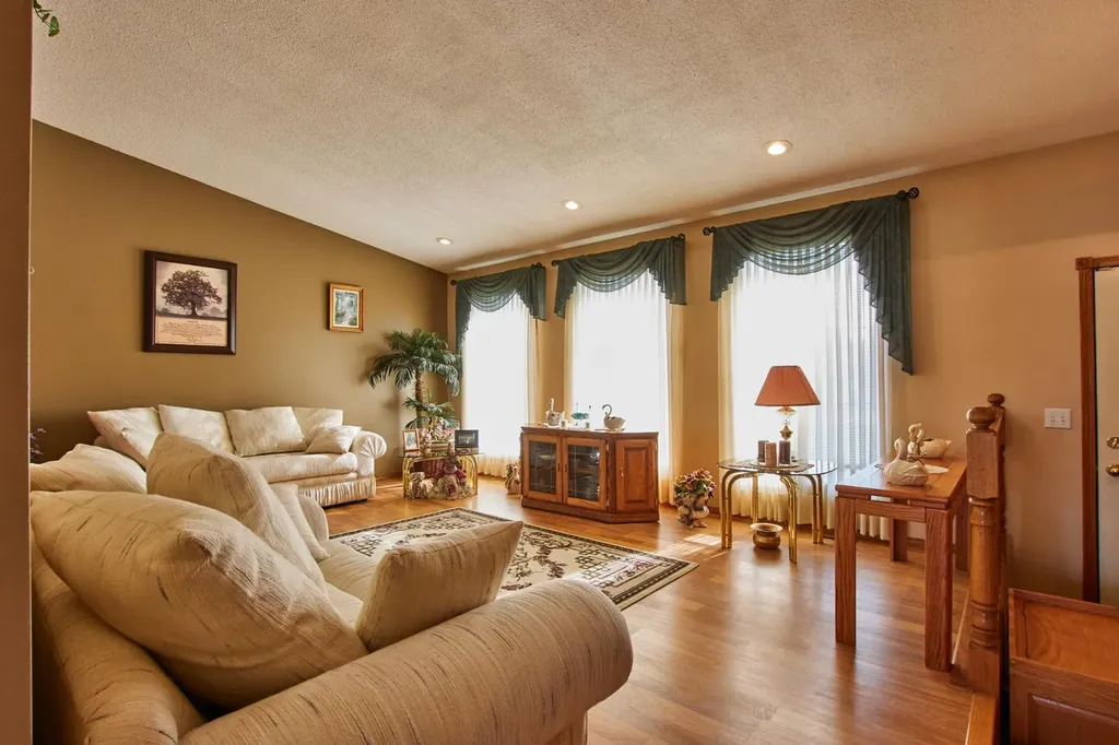 6 Redwood Place SE Medicine Hat AB T1B 4A1