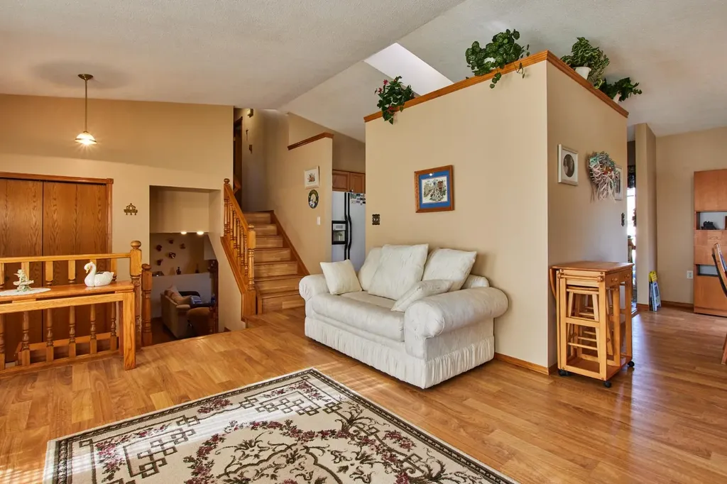 6 Redwood Place SE Medicine Hat AB T1B 4A1