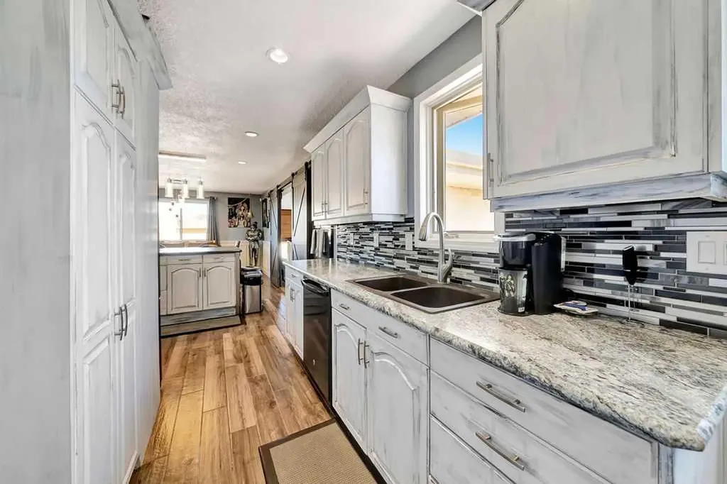 1206 1 Avenue Wainwright AB T9W 5A1