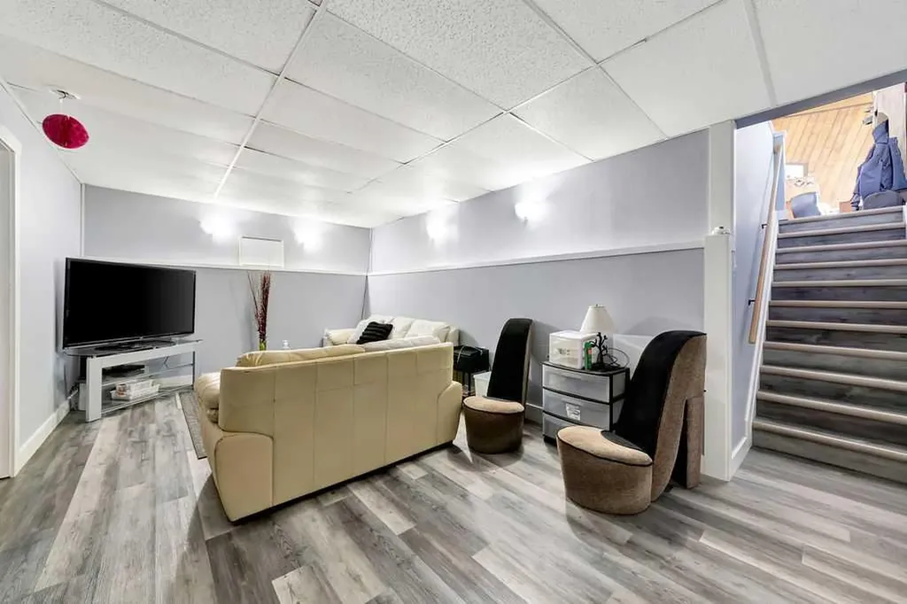1206 1 Avenue Wainwright AB T9W 5A1