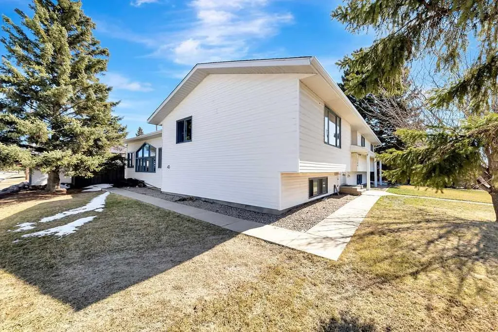 1206 1 Avenue Wainwright AB T9W 5A1