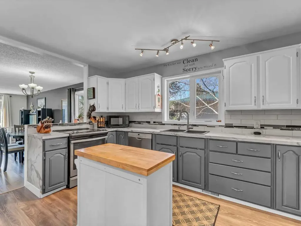 100 Fairview Avenue E Brooks AB T1R0N6