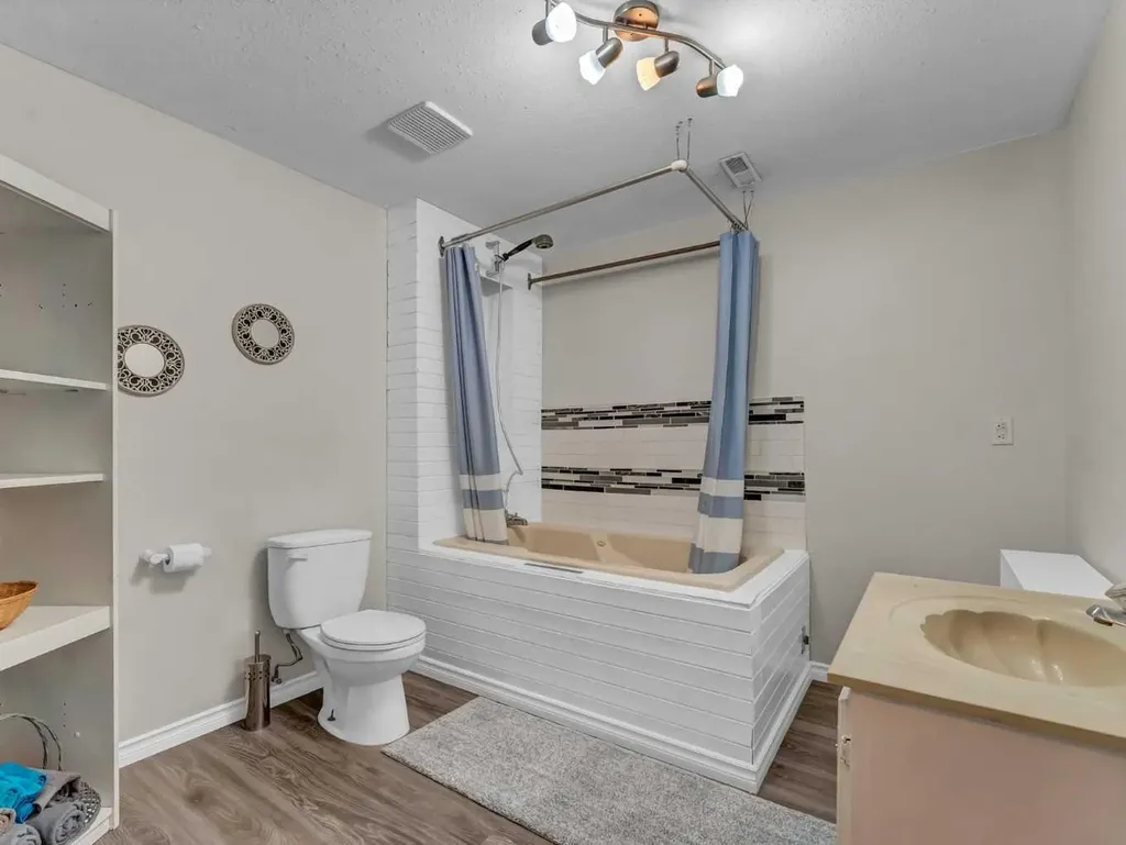 100 Fairview Avenue E Brooks AB T1R0N6
