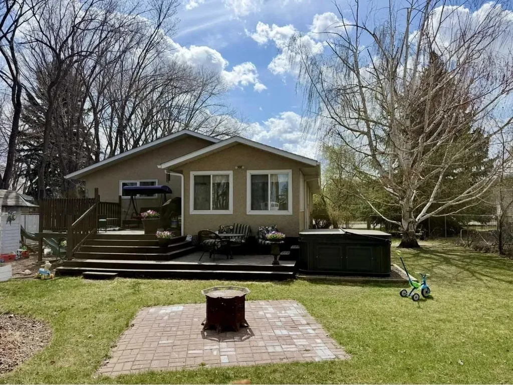 100 Fairview Avenue E Brooks AB T1R0N6