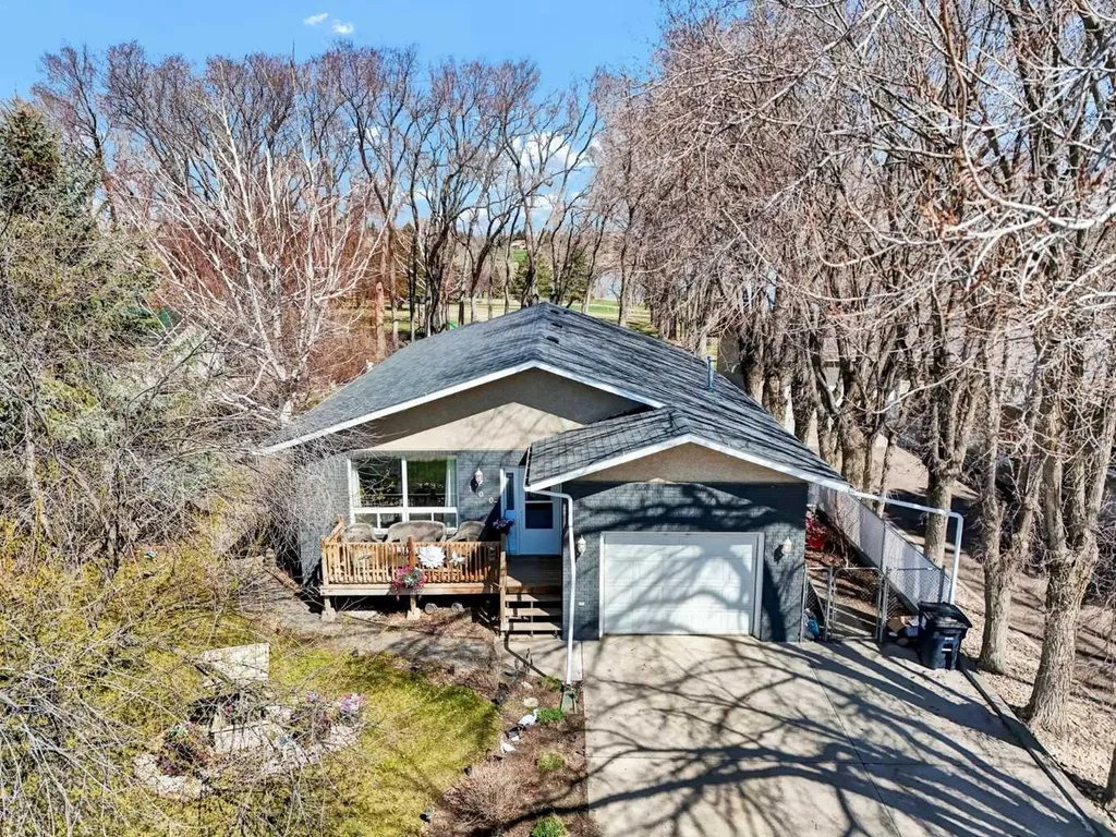 100 Fairview Avenue E Brooks AB T1R0N6