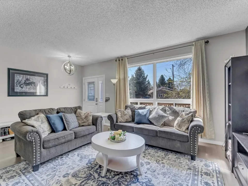 100 Fairview Avenue E Brooks AB T1R0N6