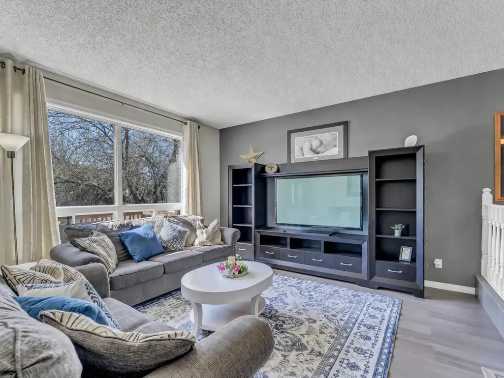 100 Fairview Avenue E Brooks AB T1R0N6