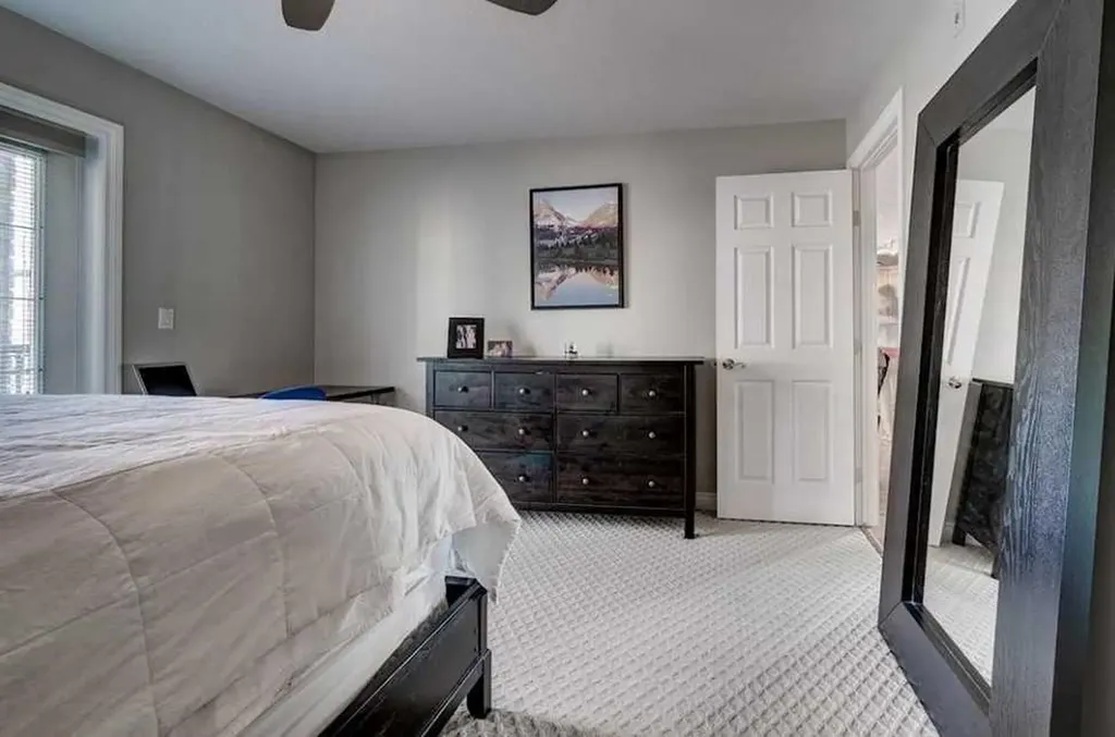 630 10 Street NW Calgary AB T2N1W3
