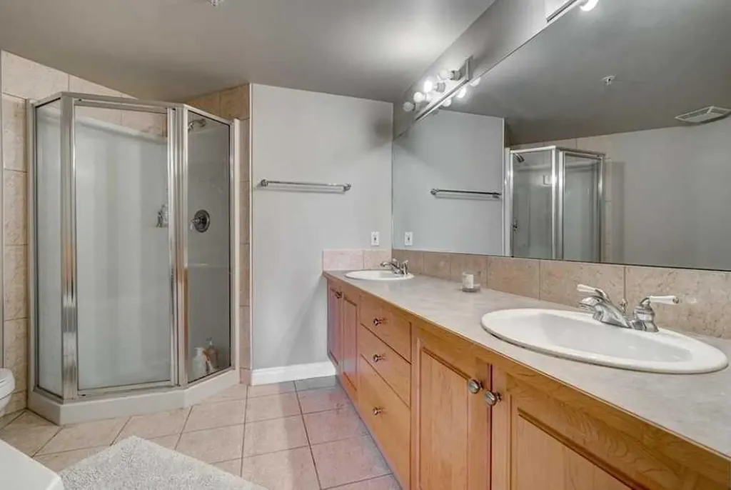 630 10 Street NW Calgary AB T2N1W3