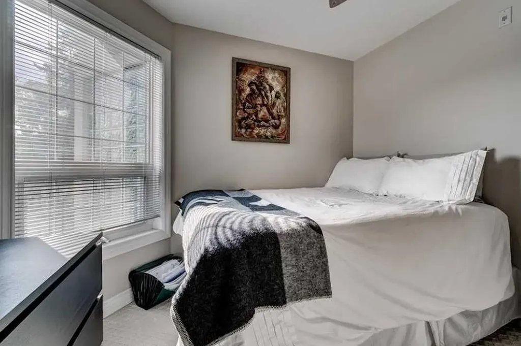 630 10 Street NW Calgary AB T2N1W3