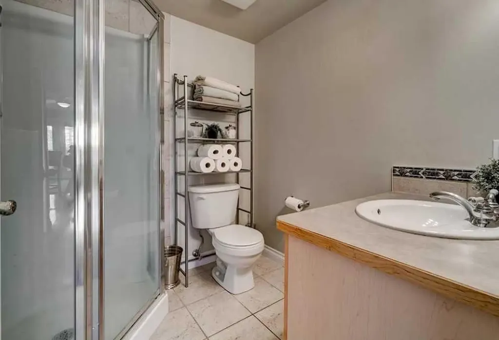 630 10 Street NW Calgary AB T2N1W3