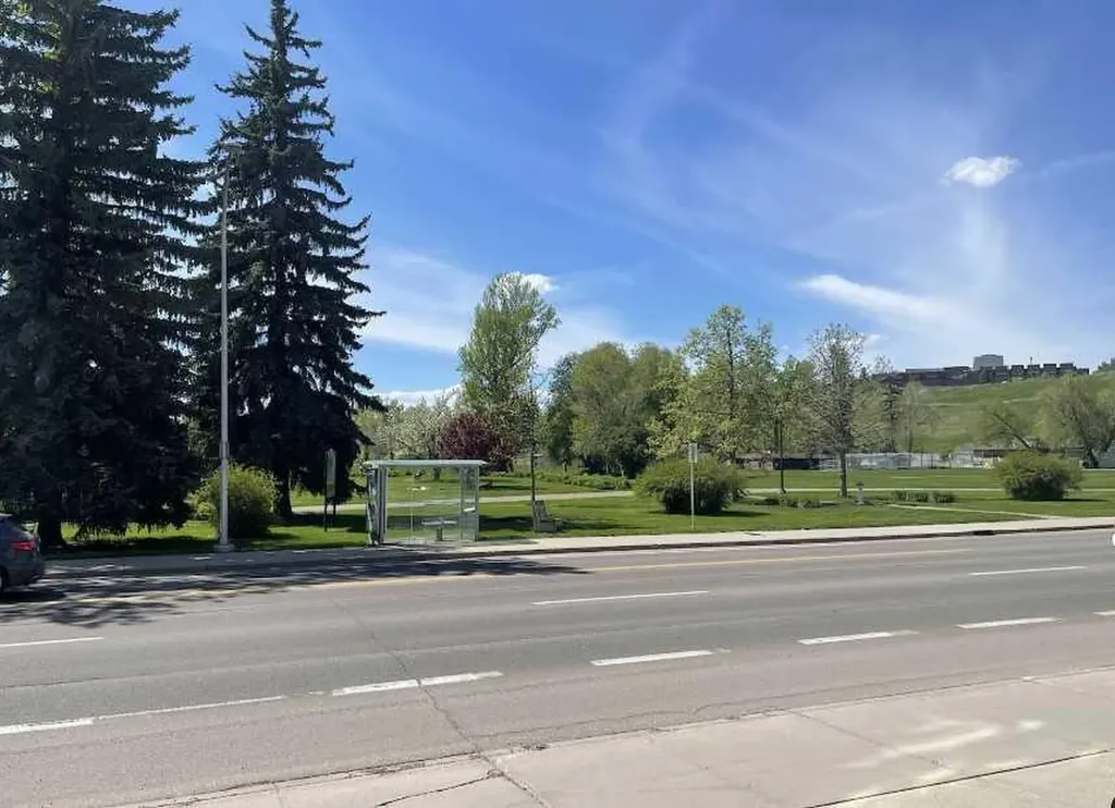 630 10 Street NW Calgary AB T2N1W3