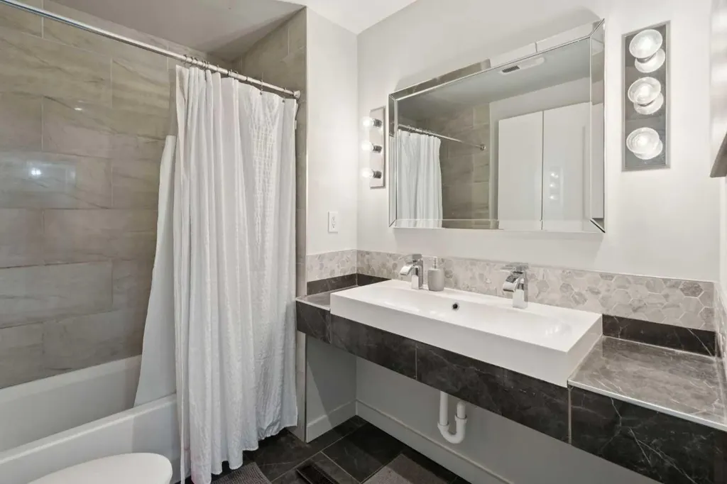 214 Springwood Place SW Calgary AB T2W 0L3