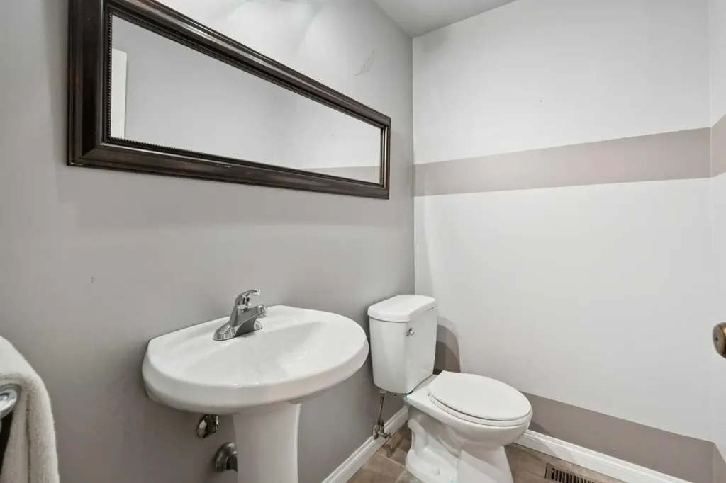 214 Springwood Place SW Calgary AB T2W 0L3