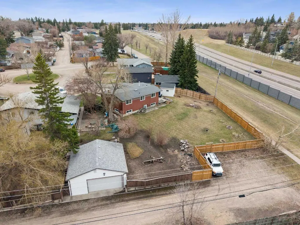 214 Springwood Place SW Calgary AB T2W 0L3