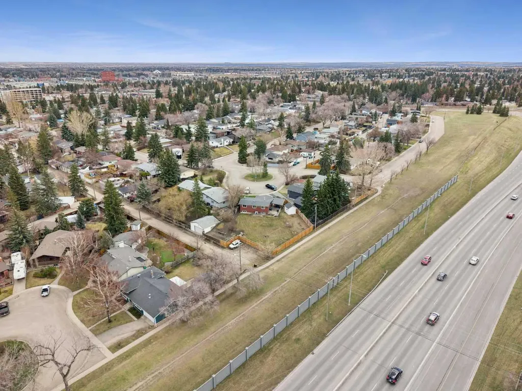 214 Springwood Place SW Calgary AB T2W 0L3