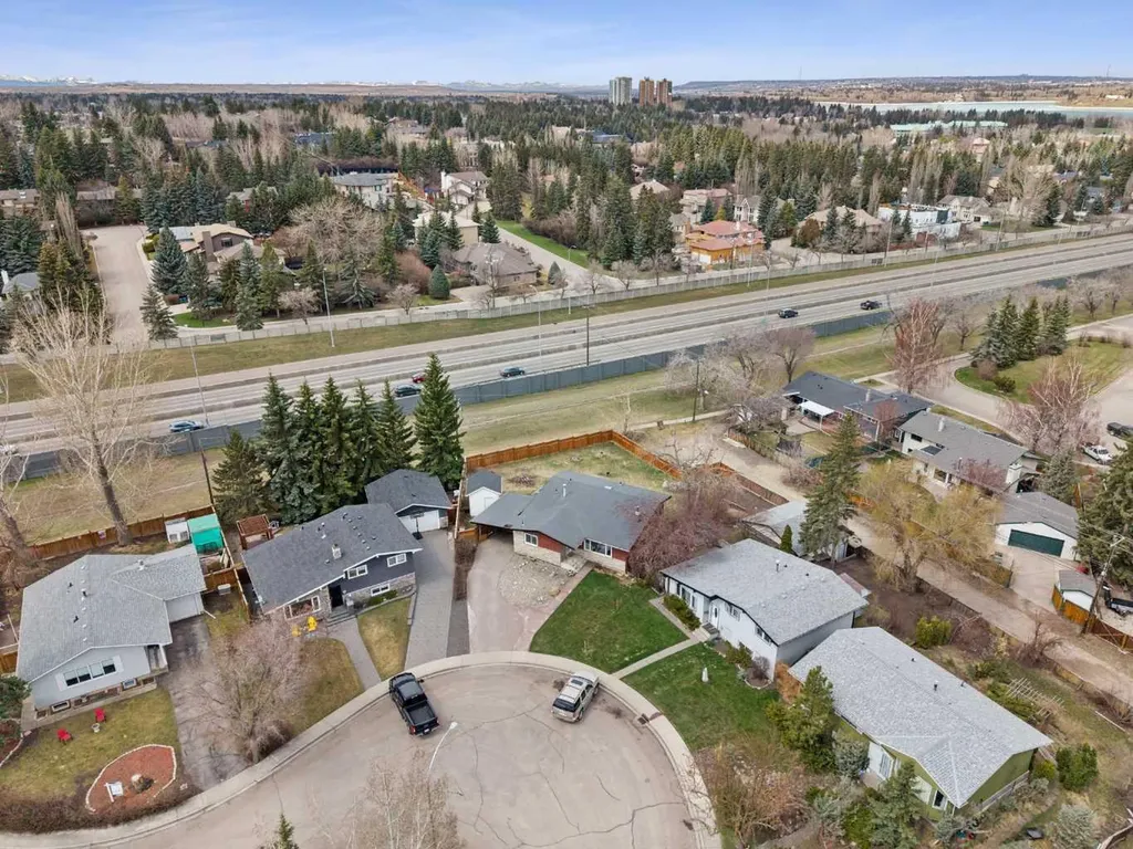 214 Springwood Place SW Calgary AB T2W 0L3