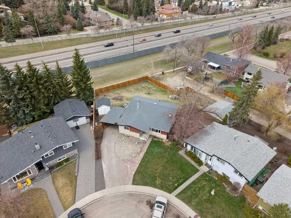 214 Springwood Place SW Calgary AB T2W 0L3
