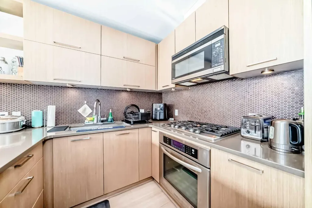 707 4 Street NE Calgary AB t2e3s7