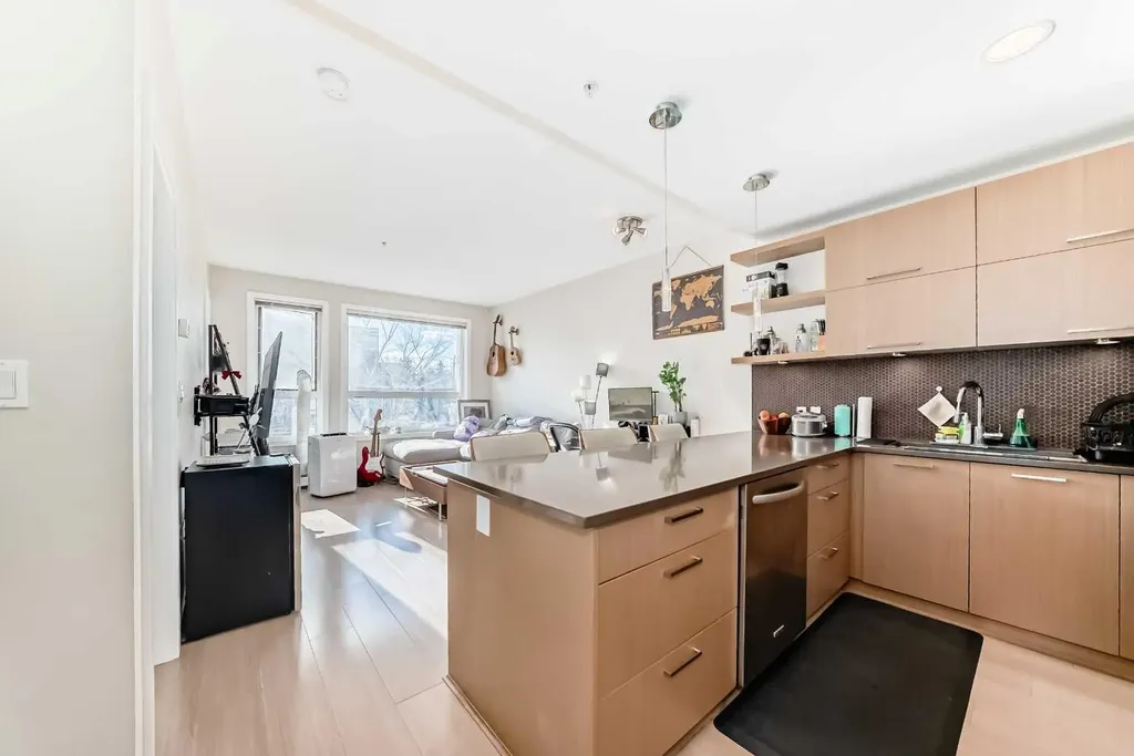 707 4 Street NE Calgary AB t2e3s7