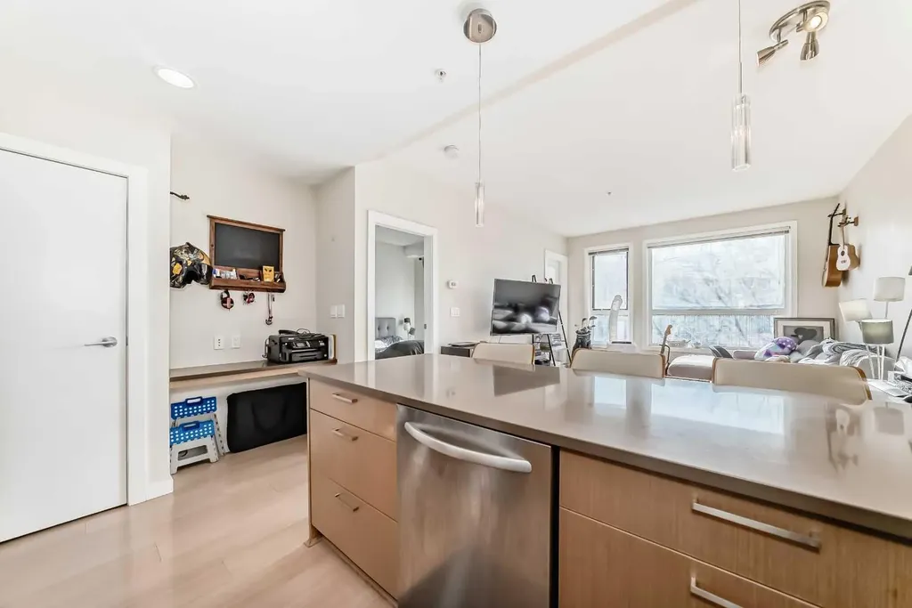 707 4 Street NE Calgary AB t2e3s7