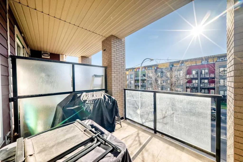 707 4 Street NE Calgary AB t2e3s7
