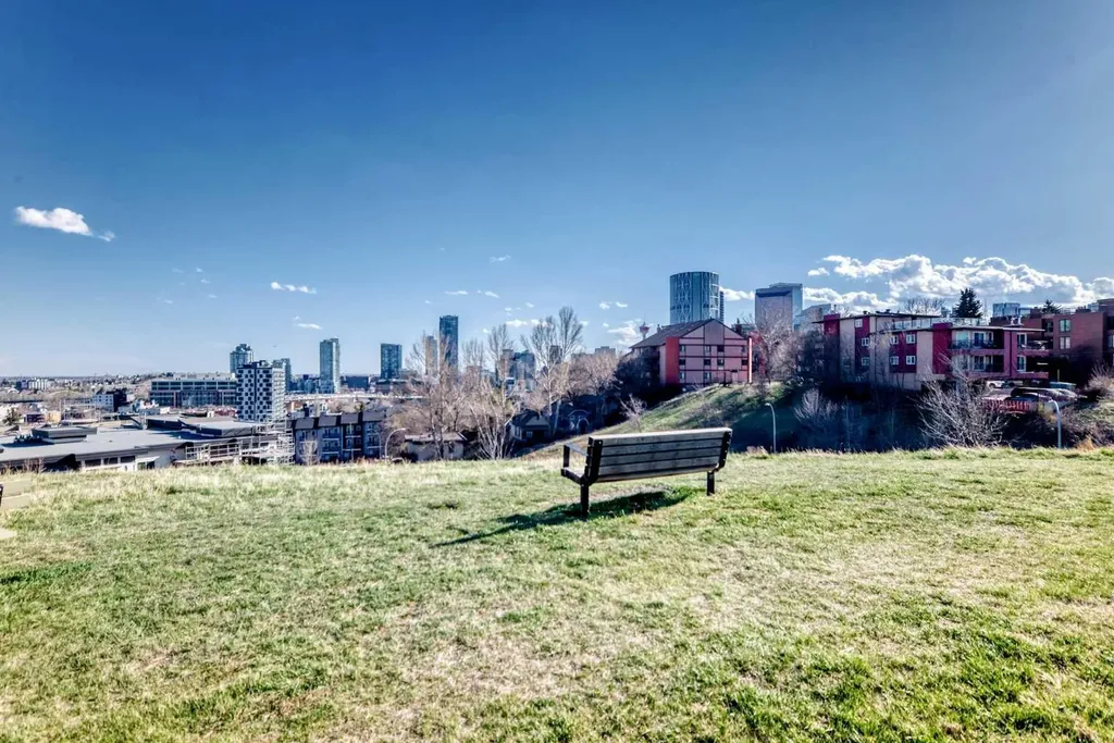 707 4 Street NE Calgary AB t2e3s7