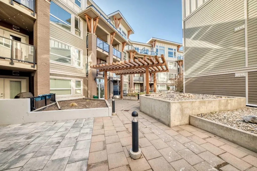 707 4 Street NE Calgary AB t2e3s7
