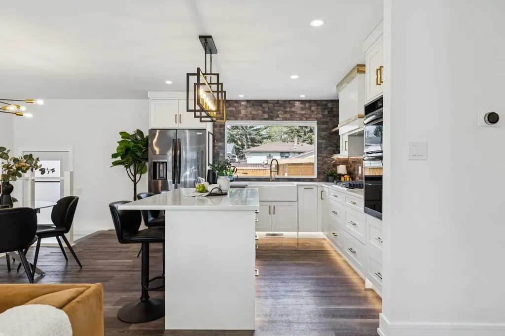 175 Havenhurst Crescent SW Calgary AB T2V 3C7