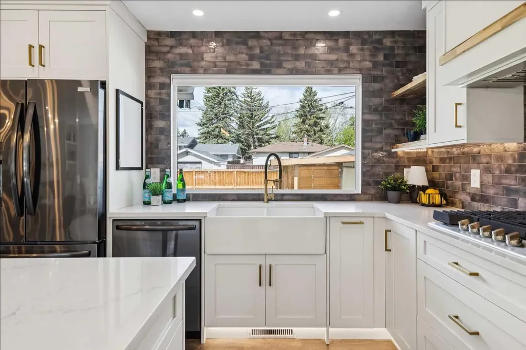 175 Havenhurst Crescent SW Calgary AB T2V 3C7