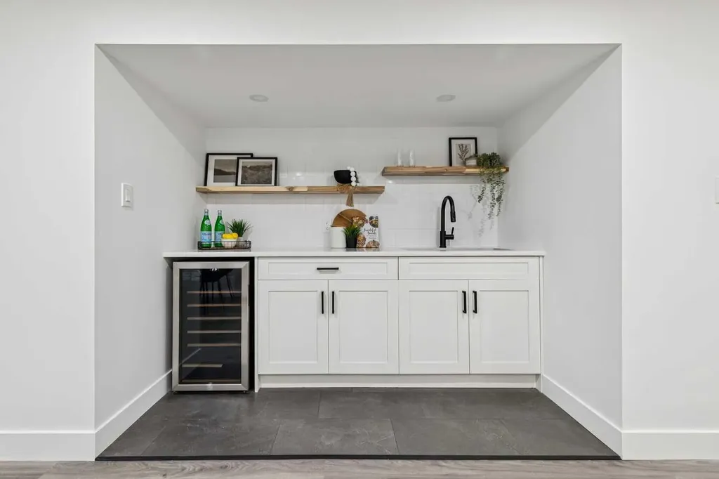 175 Havenhurst Crescent SW Calgary AB T2V 3C7