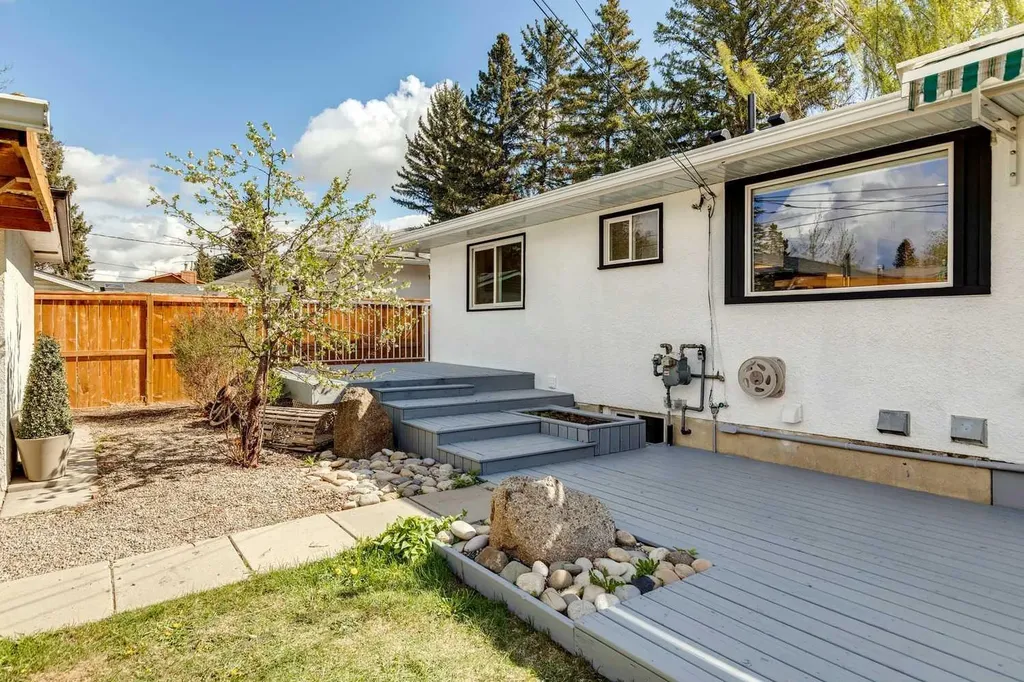 175 Havenhurst Crescent SW Calgary AB T2V 3C7