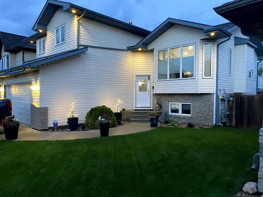 46 Lagrange Crescent Red Deer AB T4R 3K4