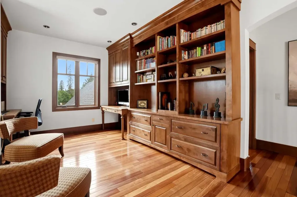 130 Hawk's Landing Drive Priddis Greens AB T0L 1W3