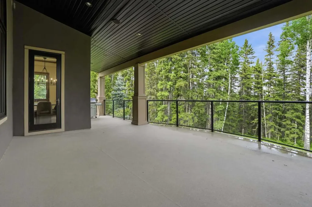 130 Hawk's Landing Drive Priddis Greens AB T0L 1W3
