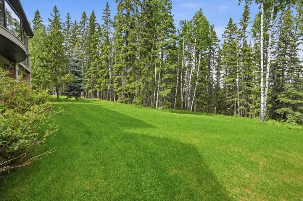 130 Hawk's Landing Drive Priddis Greens AB T0L 1W3