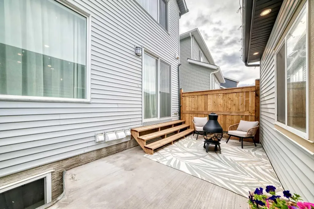 32 Sugarsnap Way SE Calgary AB T3S 0K4