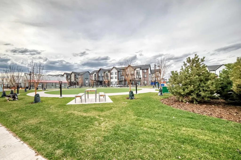 32 Sugarsnap Way SE Calgary AB T3S 0K4