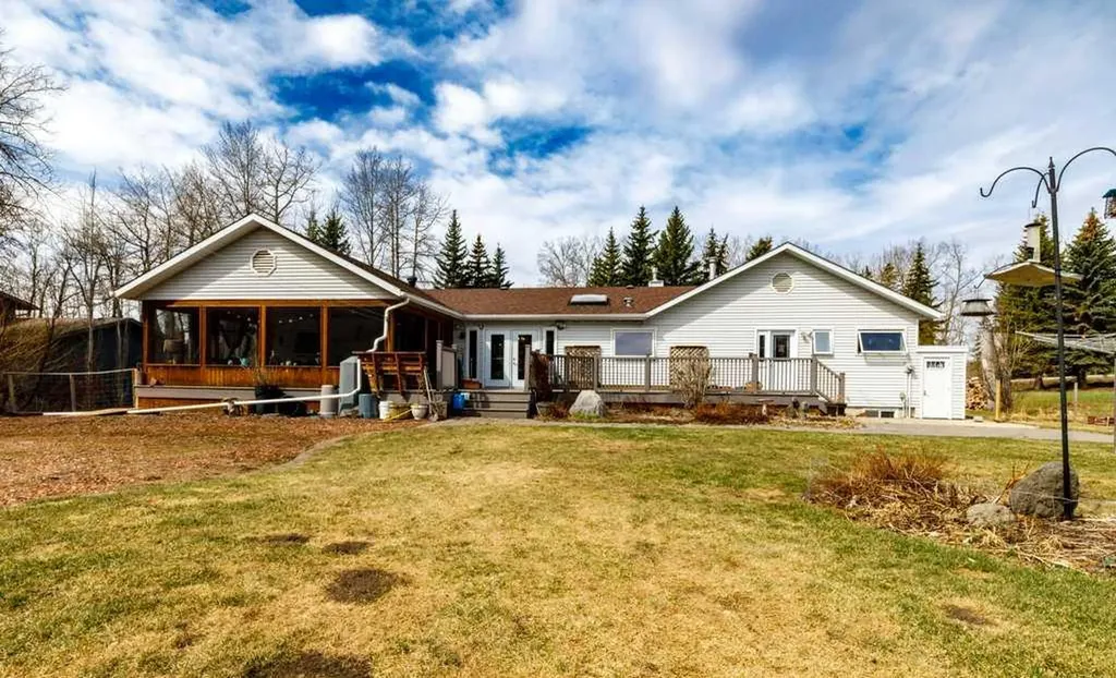 28319 Township Road 384 Rural Red Deer County AB T4S 2A4