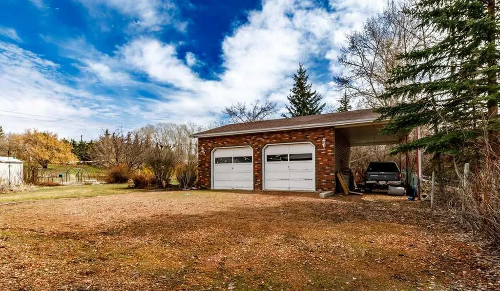 28319 Township Road 384 Rural Red Deer County AB T4S 2A4