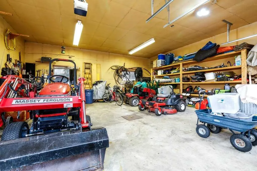 28319 Township Road 384 Rural Red Deer County AB T4S 2A4