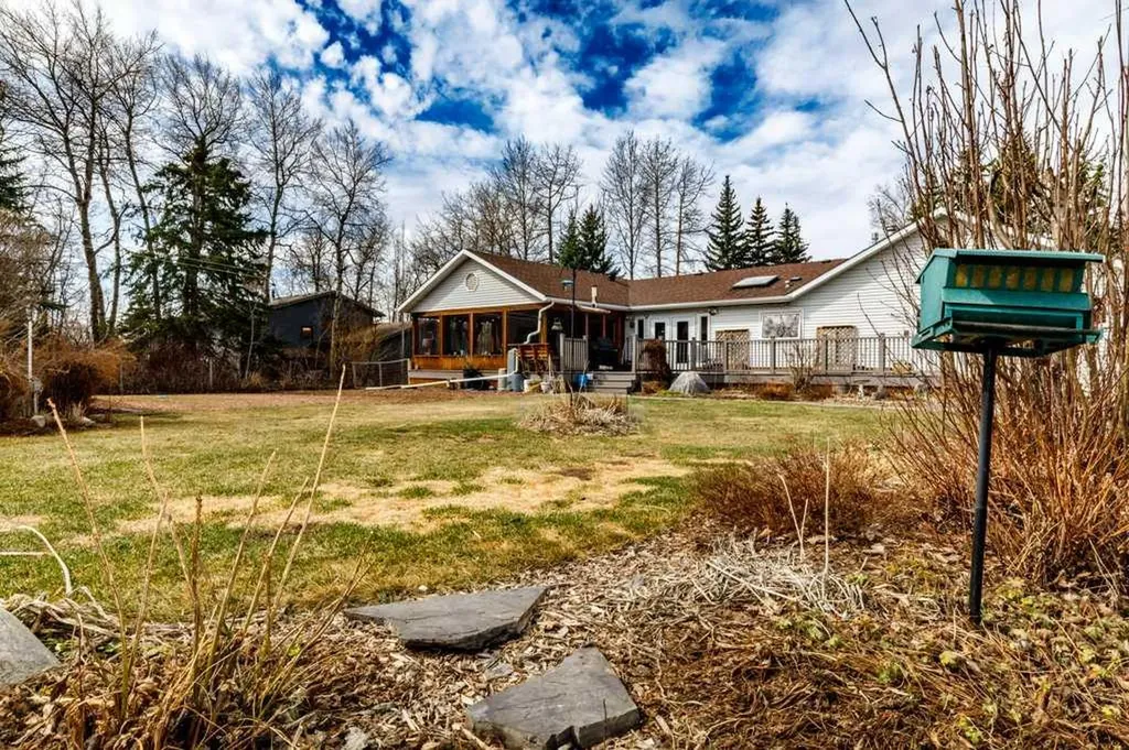 28319 Township Road 384 Rural Red Deer County AB T4S 2A4