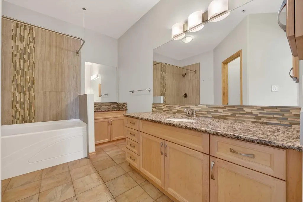 30 Discovery Ridge Close SW Calgary AB T3H 5X5