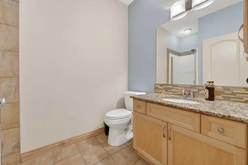 30 Discovery Ridge Close SW Calgary AB T3H 5X5