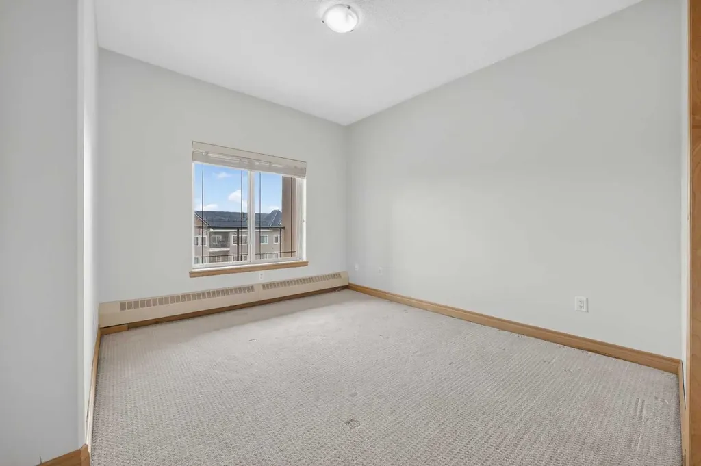 30 Discovery Ridge Close SW Calgary AB T3H 5X5