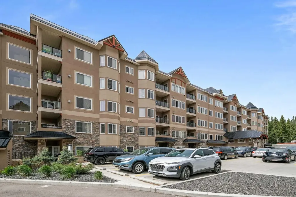 30 Discovery Ridge Close SW Calgary AB T3H 5X5